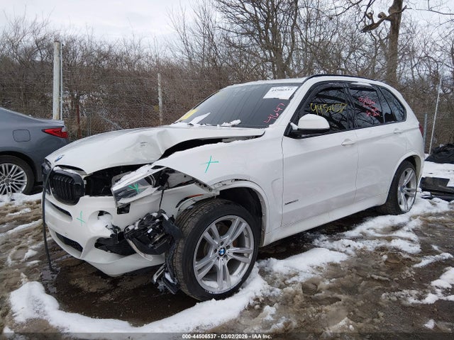 2016 BMW X5 5UXKR6C56G0J81252 Photo 1