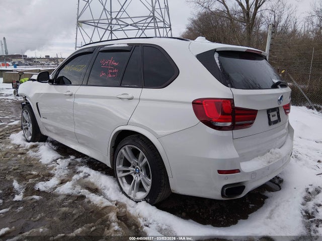 2016 BMW X5 5UXKR6C56G0J81252 Photo 2