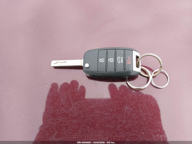 5XXGT4L36GG036318 KIA Optima Lx