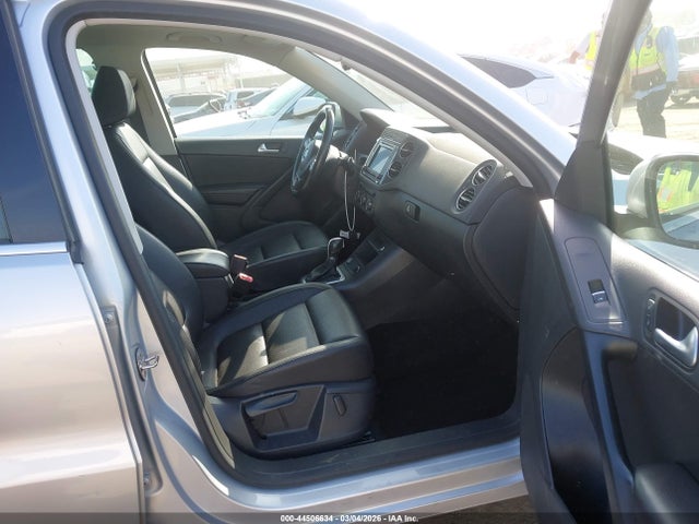 WVGRV7AX7HW506877 Volkswagen Tiguan 2.0t Wolfsburg Edition