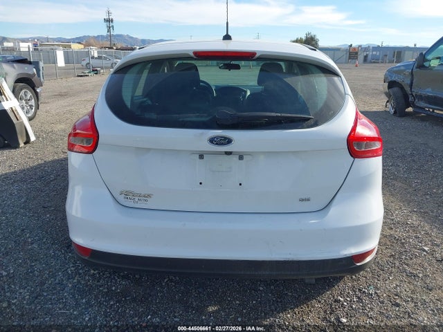 Ford FOCUS SE 2017 1FADP3K2XHL333156 Image 16
