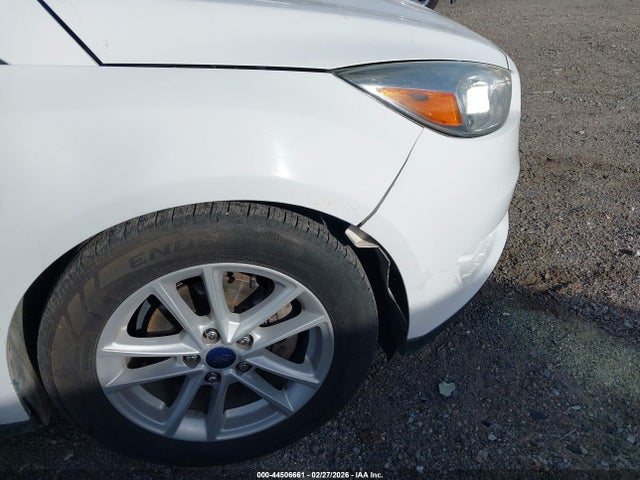 Ford FOCUS SE 2017 1FADP3K2XHL333156 Image 17