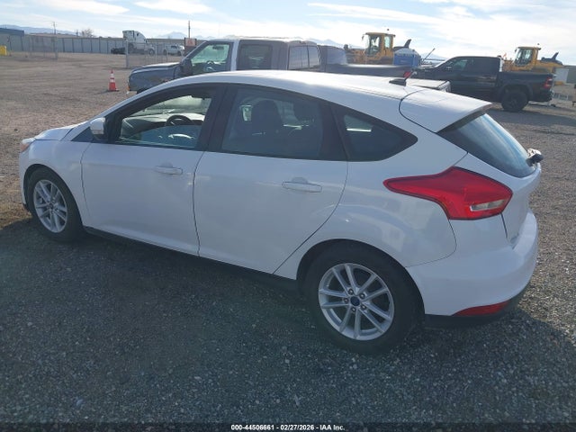 Ford FOCUS SE 2017 1FADP3K2XHL333156 Image 3