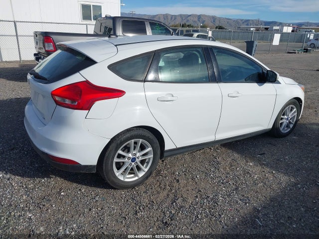 Ford FOCUS SE 2017 1FADP3K2XHL333156 Image 4