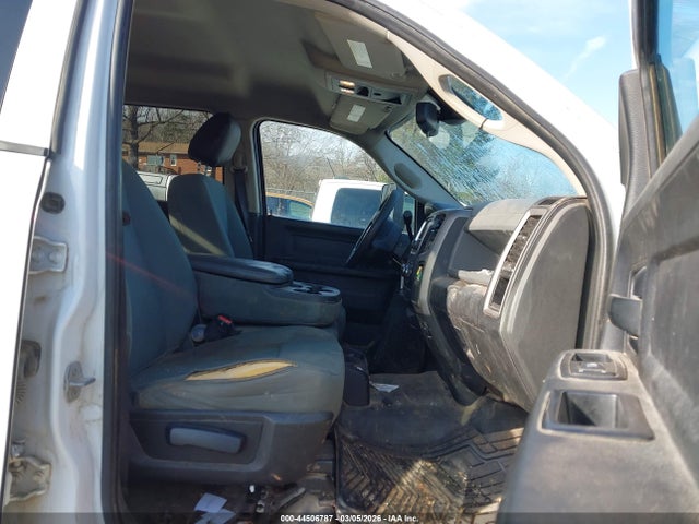 2016 RAM 2500 3C6UR5HLXGG328963 Photo 4