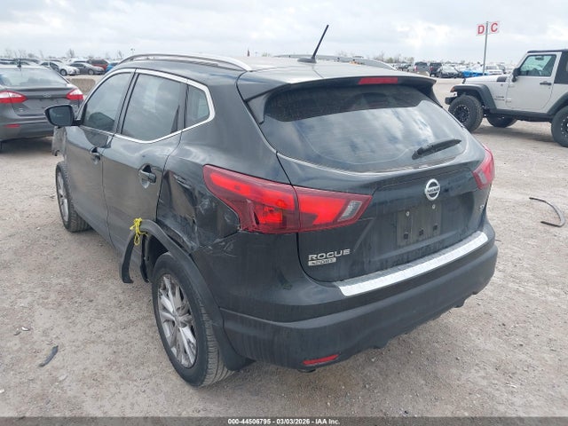 2017 NISSAN ROGUE SPORT JN1BJ1CP6HW023704 Photo 2