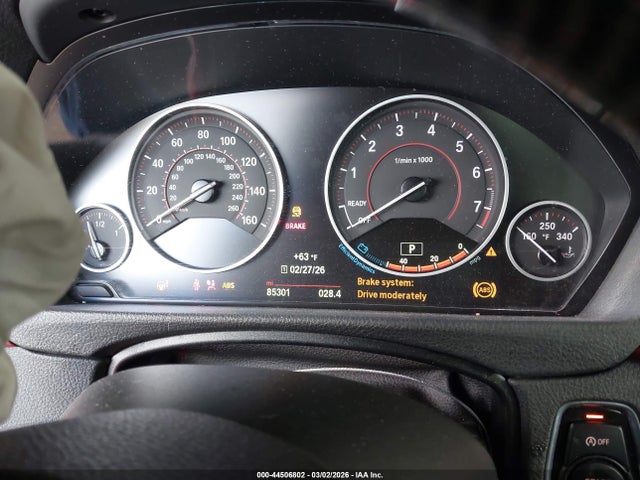 44506802 :رقم المزاد ، WBA3C1C52FK121088 vin ، 2015 Bmw 328i مزاد بيع