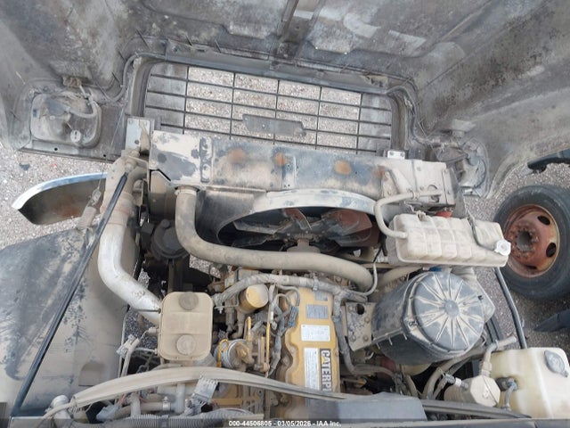 44506805 :رقم المزاد ، 1GDJ7H1C71J514670 vin ، 2001 Gmc C-series C7h042 مزاد بيع