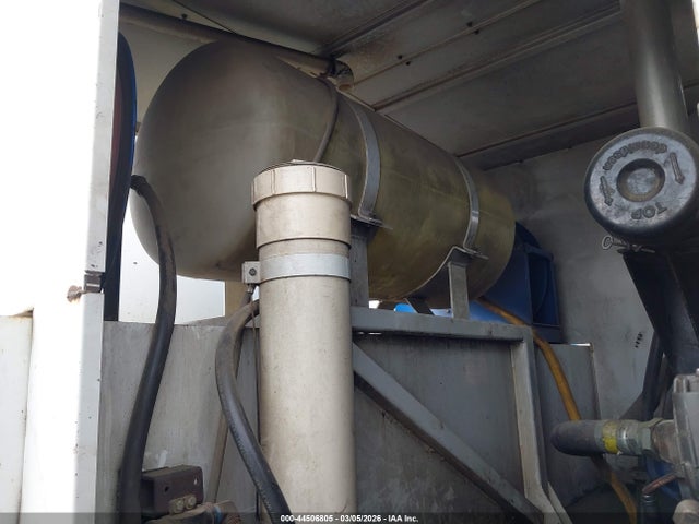 44506805 :رقم المزاد ، 1GDJ7H1C71J514670 vin ، 2001 Gmc C-series C7h042 مزاد بيع