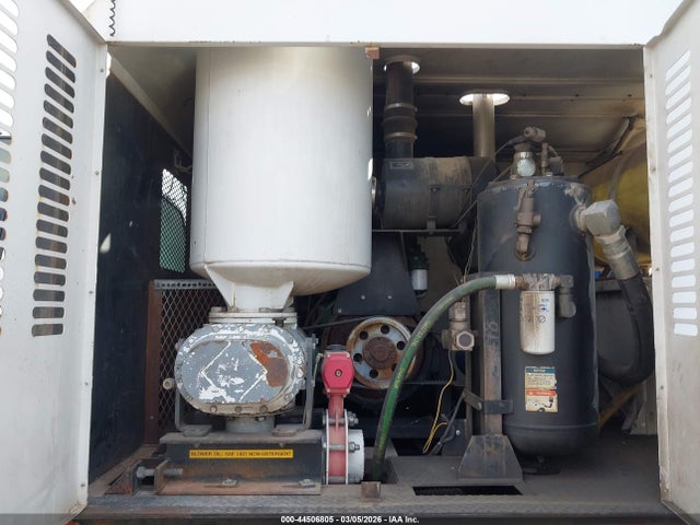 44506805 :رقم المزاد ، 1GDJ7H1C71J514670 vin ، 2001 Gmc C-series C7h042 مزاد بيع