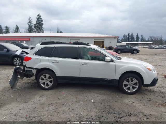 Subaru Outback 2.5i Premium 2014 4S4BRBCC7E3268402 Image 13