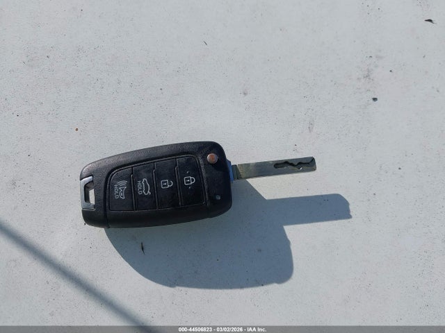 KMHLL4DG8RU708811 Hyundai ELANTRA SE