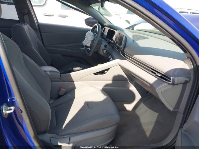 KMHLL4DG8RU708811 Hyundai ELANTRA SE