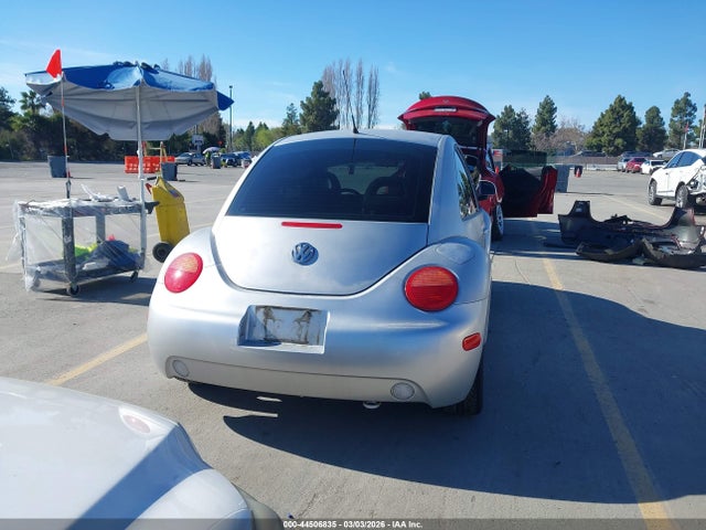 44506835 :رقم المزاد ، 3VWBB61C7WM015290 vin ، 1998 Volkswagen New Beetle مزاد بيع