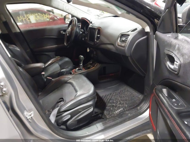 2019 JEEP COMPASS 3C4NJDDBXKT752512 Photo 4