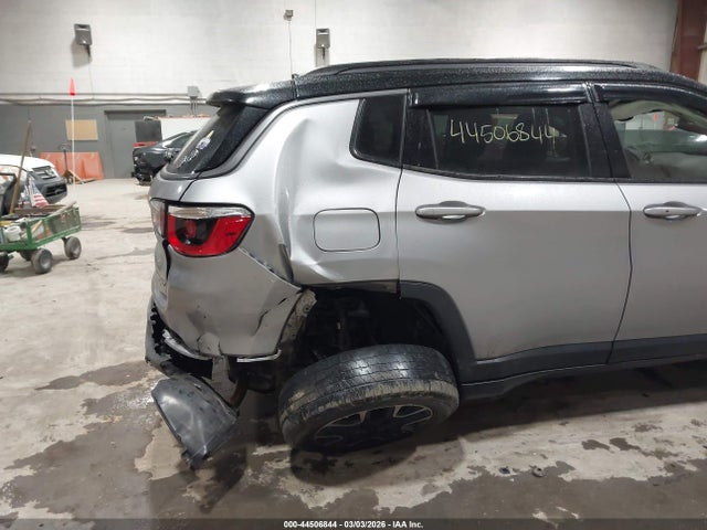 2019 JEEP COMPASS 3C4NJDDBXKT752512 Photo 5