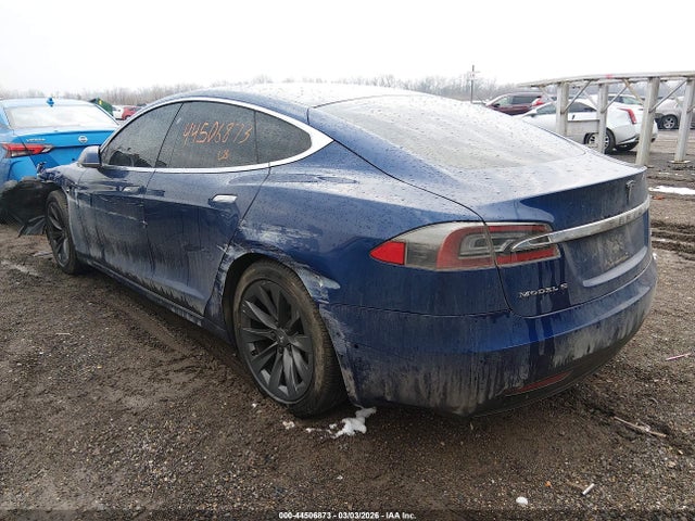 44506873 :رقم المزاد ، 5YJSA1E24JF296777 vin ، 2018 Tesla Model S 100d/75d/p100d مزاد بيع