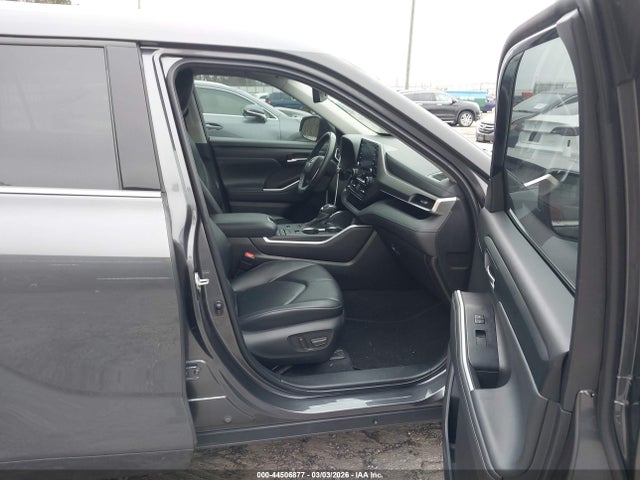 2022 TOYOTA HIGHLANDER 5TDGZRAH8NS098969 Photo 4