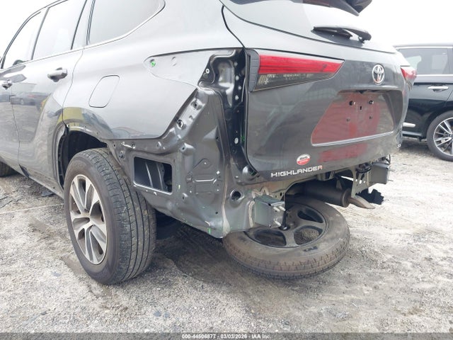 2022 TOYOTA HIGHLANDER 5TDGZRAH8NS098969 Photo 5