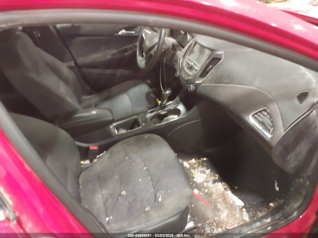 2017 CHEVROLET CRUZE 1G1BE5SM5H7195645 Photo 4