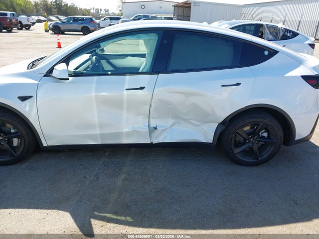 2026 TESLA MODEL Y 7SAYGDEE5TF350856 Photo 5