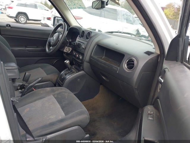 1C4NJPBA1HD116393 Jeep Patriot Sport Fwd