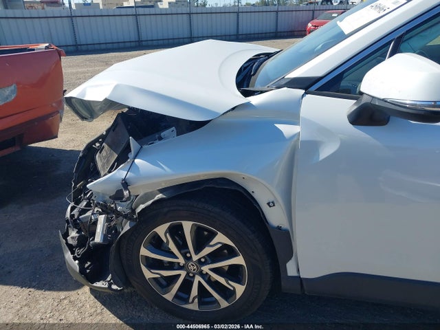 Toyota Corolla Cross Xle 2023 7MUDAAAG0PV068151 Image 21