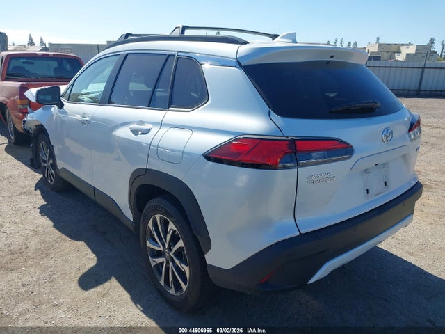 Toyota Corolla Cross Xle 2023 7MUDAAAG0PV068151 Image 3