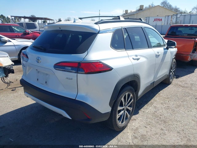 Toyota Corolla Cross Xle 2023 7MUDAAAG0PV068151 Image 4