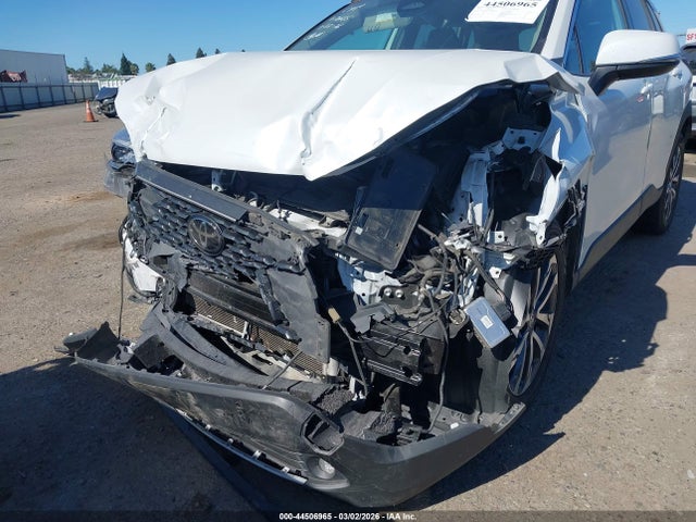 Toyota Corolla Cross Xle 2023 7MUDAAAG0PV068151 Image 6