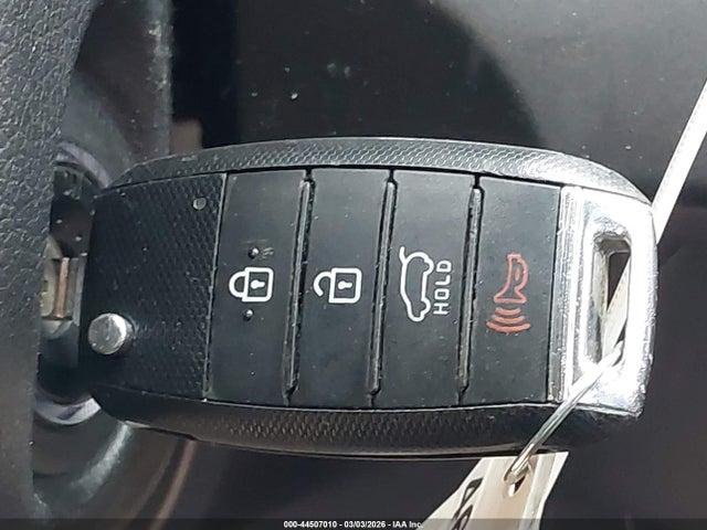 KNDPMCAC0H7077466 KIA Sportage Lx