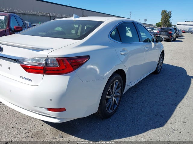 JTHBW1GG3G2106424 Lexus ES 300H