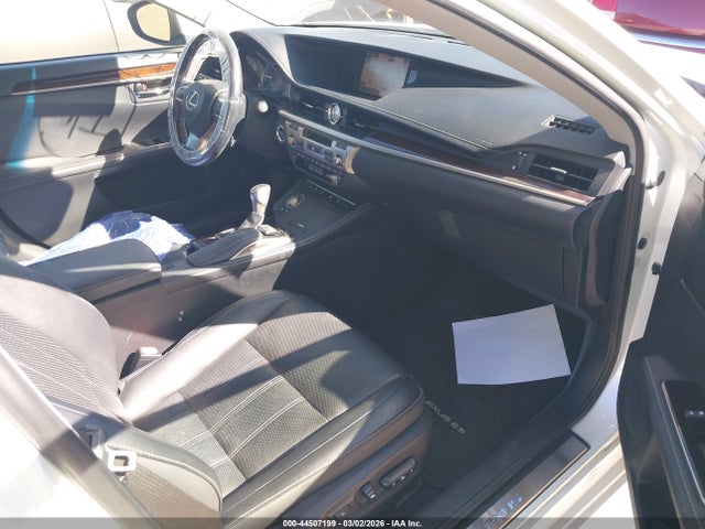 JTHBW1GG3G2106424 Lexus ES 300H