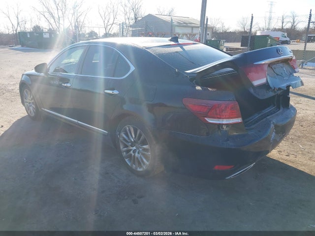2014 LEXUS LS 460 JTHBL5EF7E5130411 Photo 2