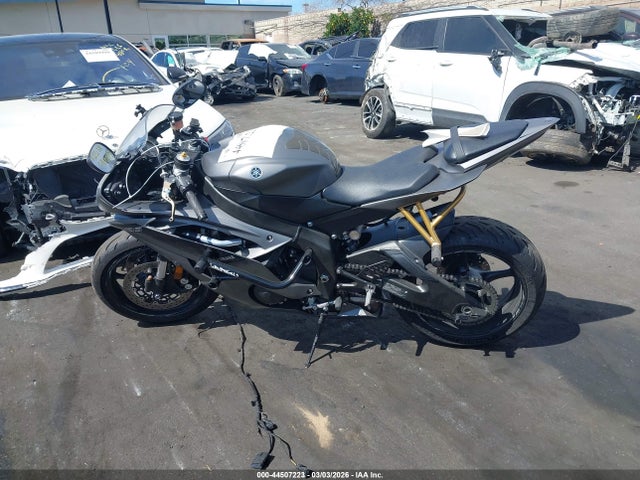 JYARJ16Y9GA010744 Yamaha Yzfr6 C