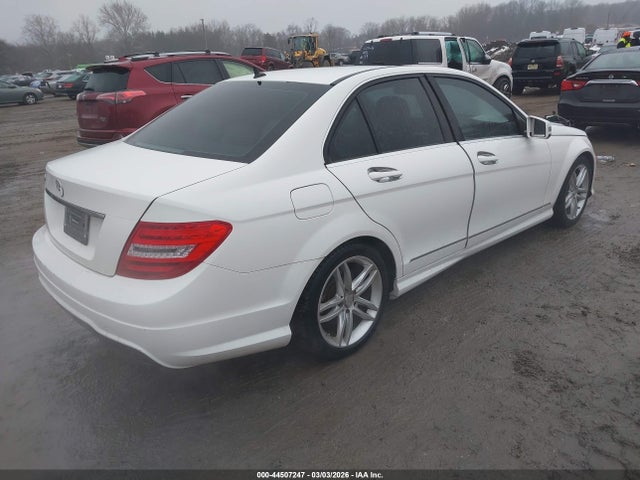 2014 MERCEDES-BENZ C 250 WDDGF4HB1EA955858 Photo 3