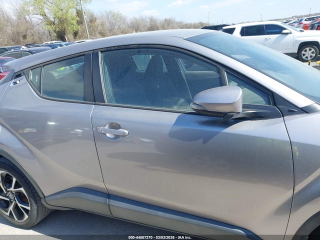 Toyota C-HR XLE 2018 NMTKHMBX2JR044212 Image 13
