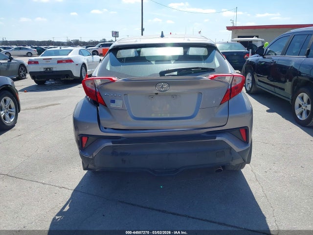 Toyota C-HR XLE 2018 NMTKHMBX2JR044212 Image 16