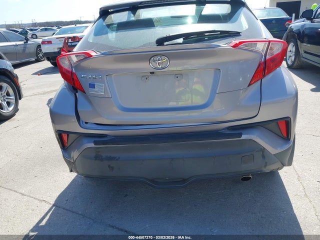 Toyota C-HR XLE 2018 NMTKHMBX2JR044212 Image 17