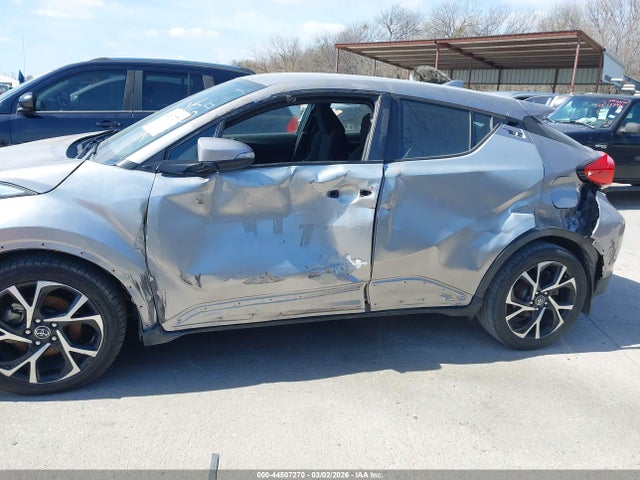 Toyota C-HR XLE 2018 NMTKHMBX2JR044212 Image 6