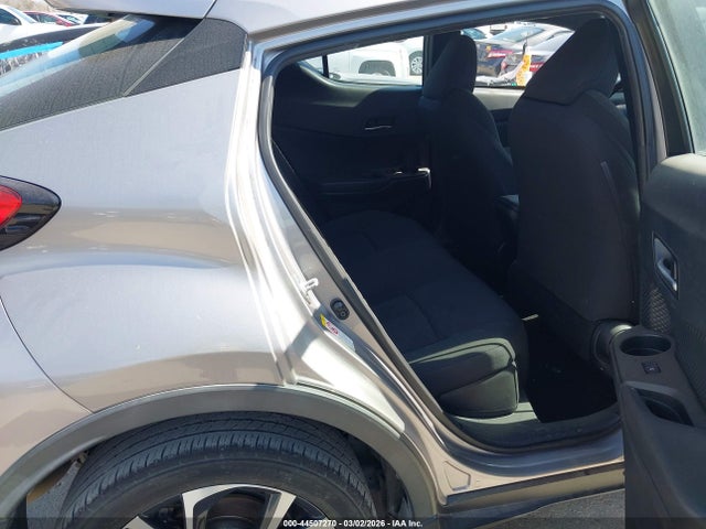 Toyota C-HR XLE 2018 NMTKHMBX2JR044212 Image 8