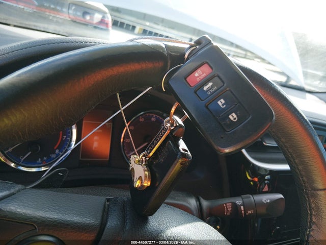 2T1BURHE3JC997312 Toyota COROLLA SE
