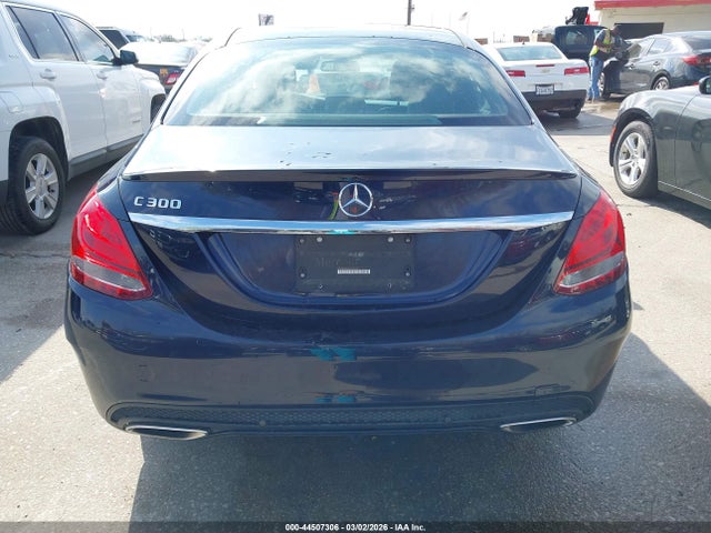 55SWF4JB2HU225757 Mercedes-Benz C 300 Luxury/sport