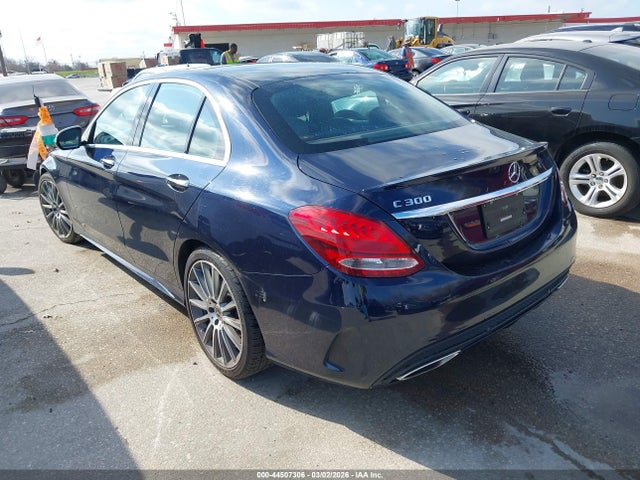 2017 MERCEDES-BENZ C 300 55SWF4JB2HU225757 Photo 2