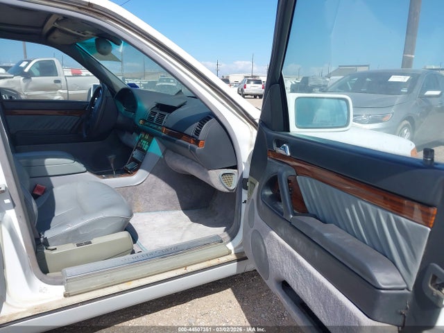 1993 MERCEDES-BENZ 400 WDBGA43E8PA098711 Photo 4