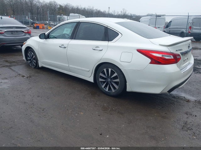 2017 Nissan Altima 2.5 Sl მანქანა იყიდება აუქციონზე, vin: 1N4AL3AP5HC157452, აუქციონის ნომერი: 44507357