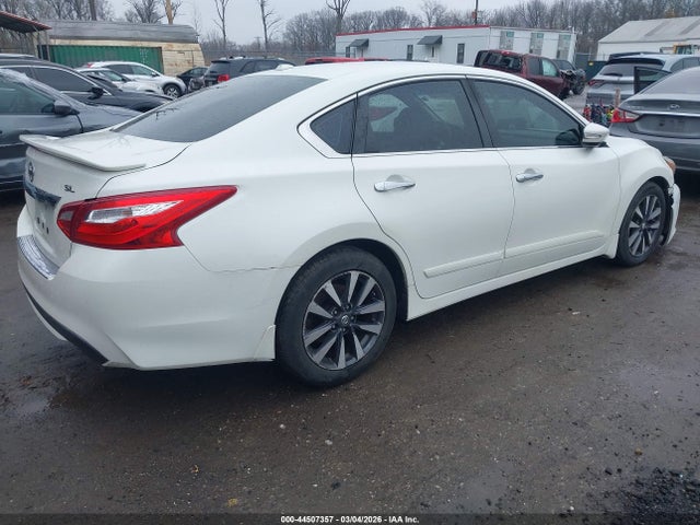 2017 Nissan Altima 2.5 Sl მანქანა იყიდება აუქციონზე, vin: 1N4AL3AP5HC157452, აუქციონის ნომერი: 44507357
