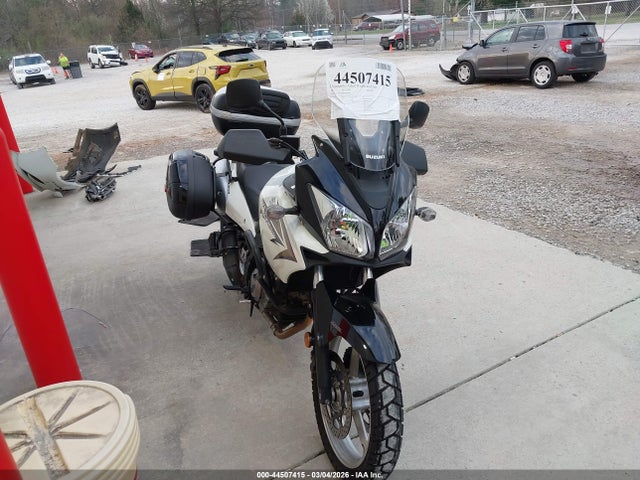 2011 SUZUKI DL650 JS1VP54B5B2100381 Photo 1