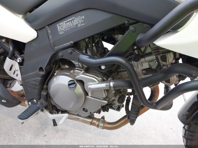 2011 SUZUKI DL650 JS1VP54B5B2100381 Photo 8