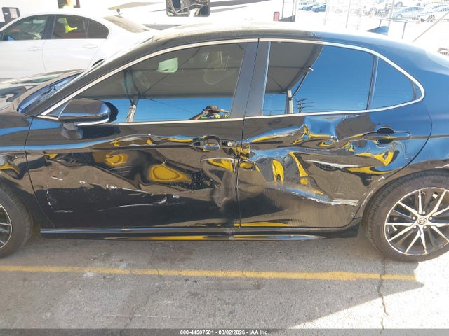 4T1G11AK8NU046821 Toyota CAMRY SE